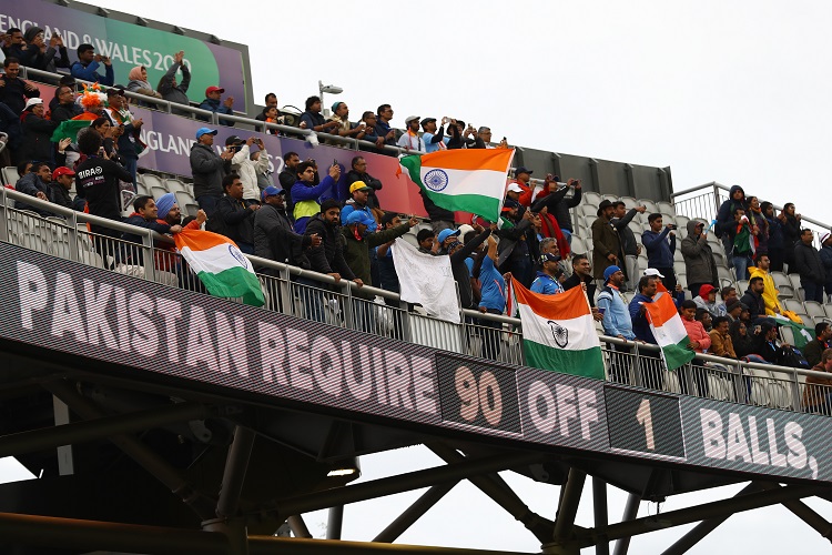 India Pakistan fans